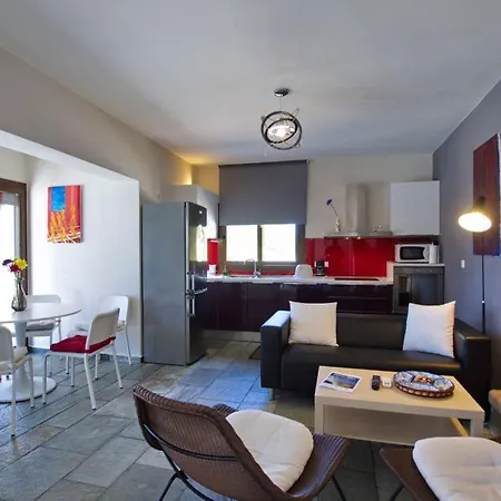 ヴィラ Trapezaki Sleeps 6