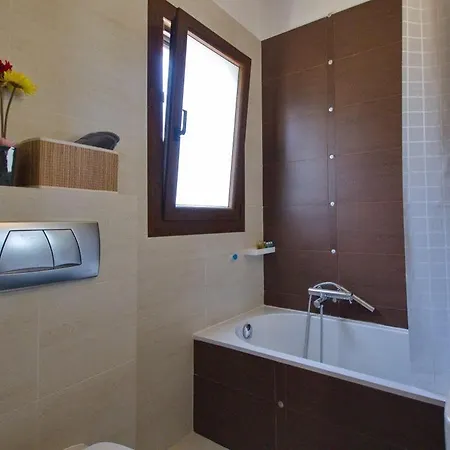 ヴィラ Trapezaki Sleeps 6 *