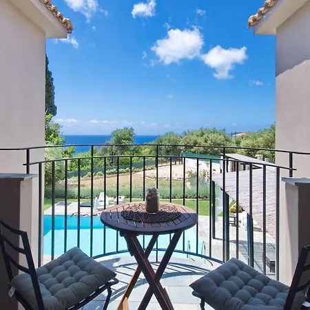 빌라 Trapezaki Sleeps 6 *