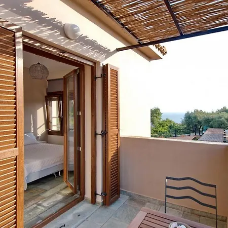 Trapezaki Sleeps 6 * 트라페자키