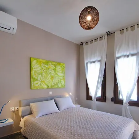 빌라 Trapezaki Sleeps 6 *